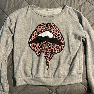 Grey “lips” lightweight sweatshirt/top